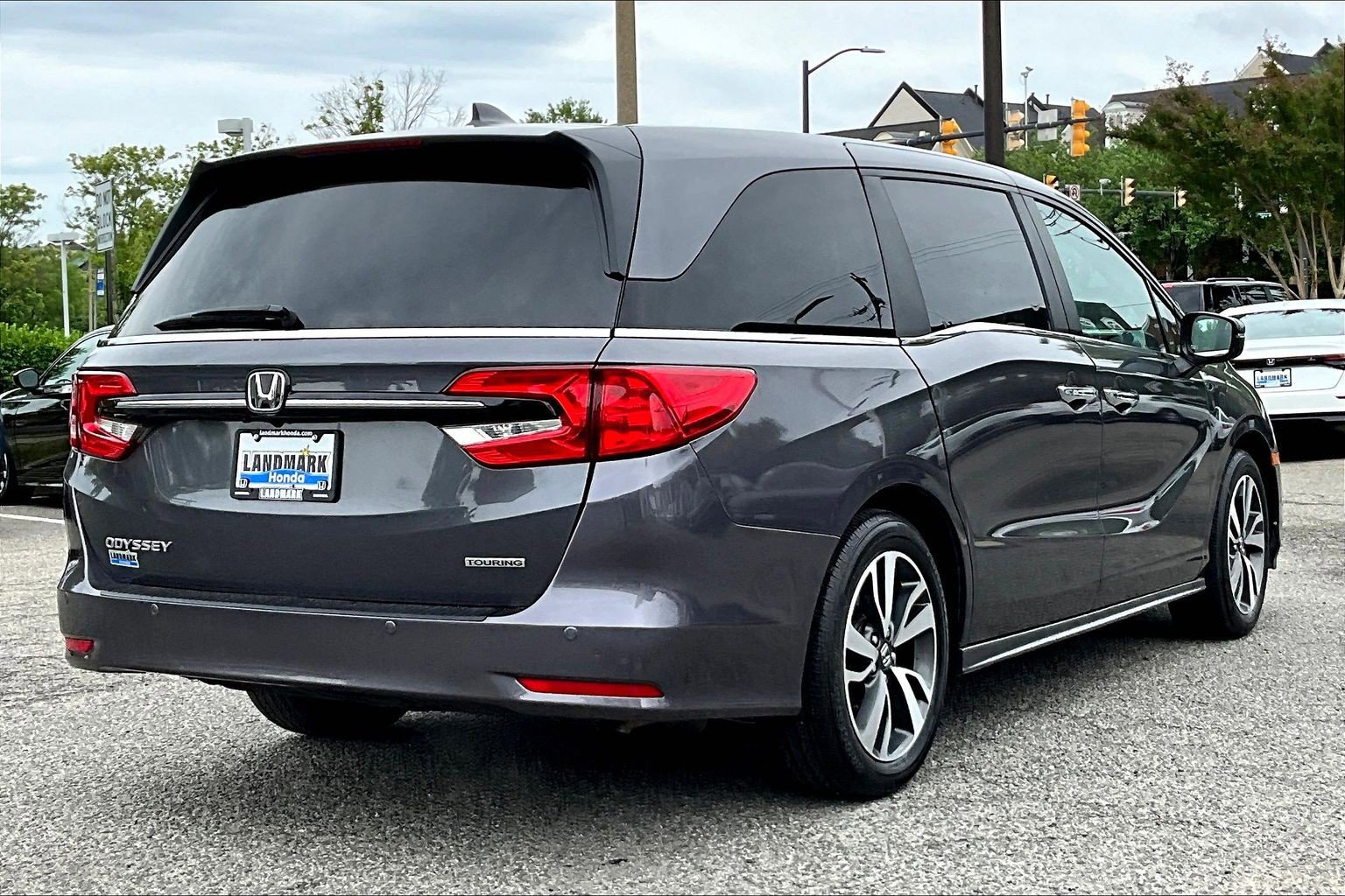 Used 2023 Honda Odyssey Touring image 2