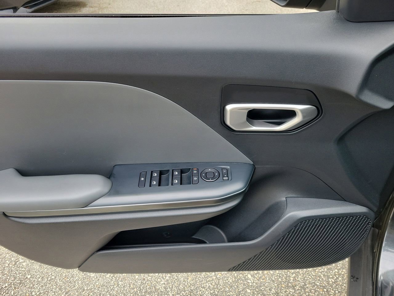 Used 2025 Kia K4 LXS image 12