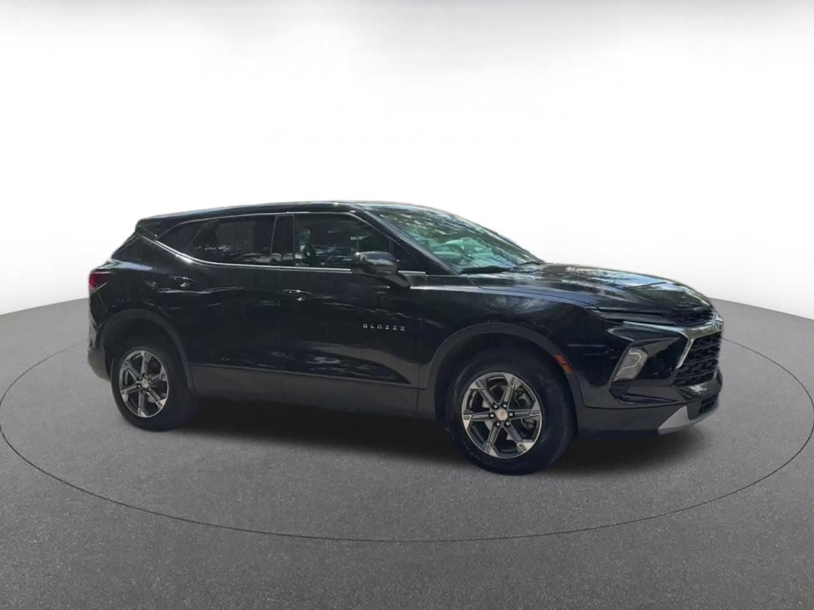 Used 2025 Chevrolet Blazer LT FWD video 2