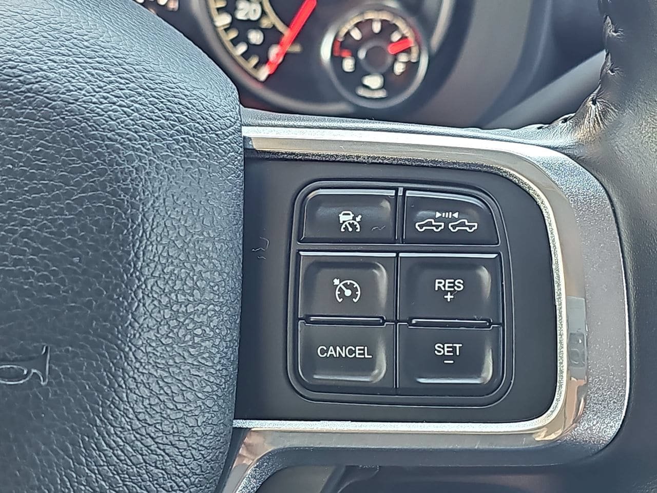 Used 2022 RAM 3500 Laramie AWD/4WD image 22