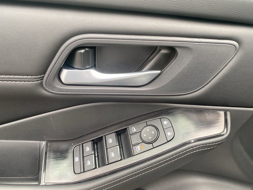 New 2026 Nissan Rogue SV image 11