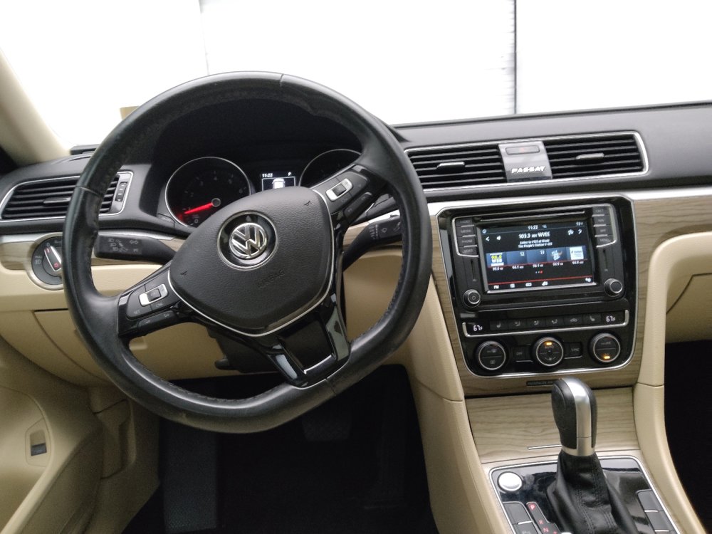 Used 2018 Volkswagen Passat 2.0T SE FWD image 22