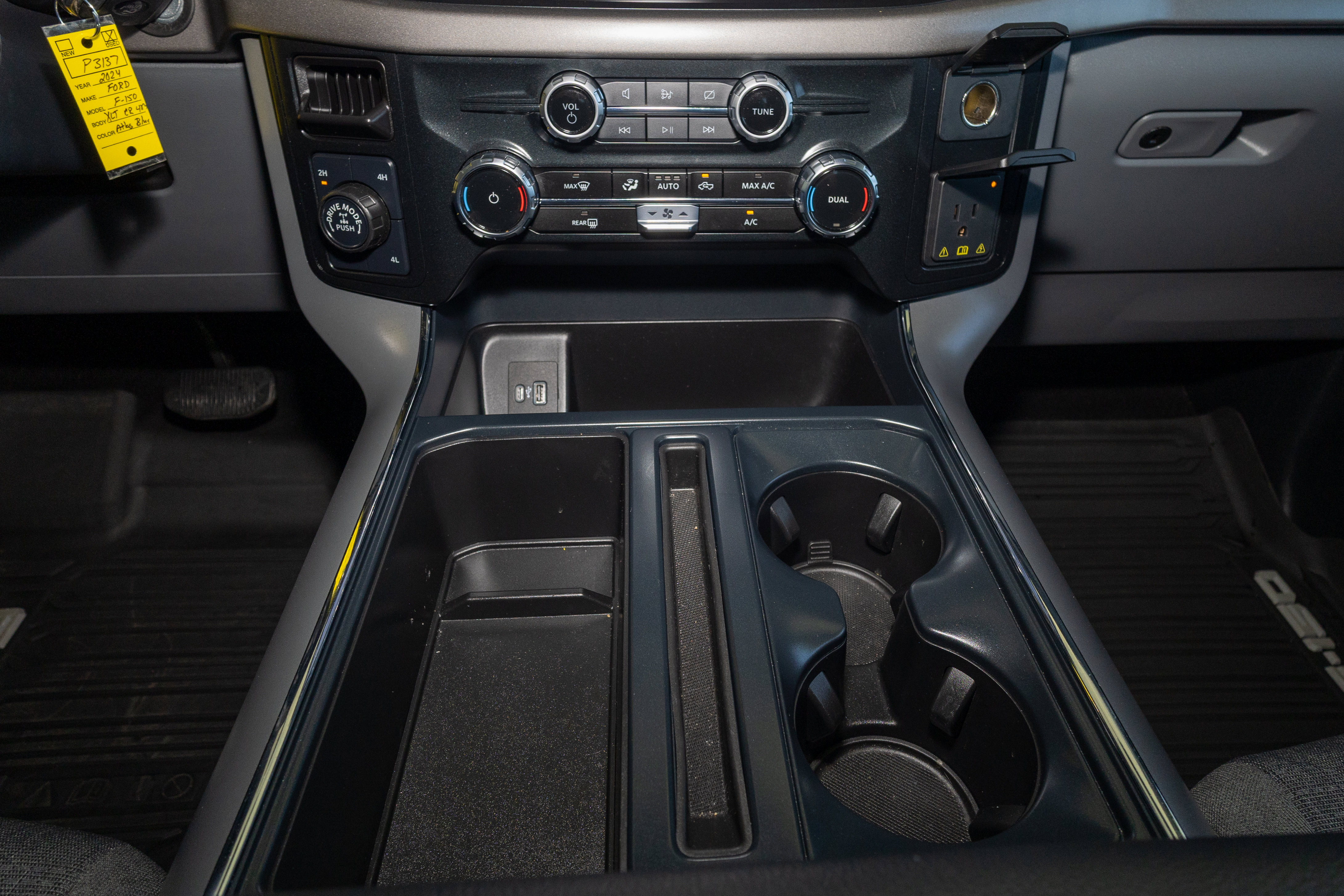 Used 2024 Ford F150 XLT w/ FX4 Off-Road Package image 12