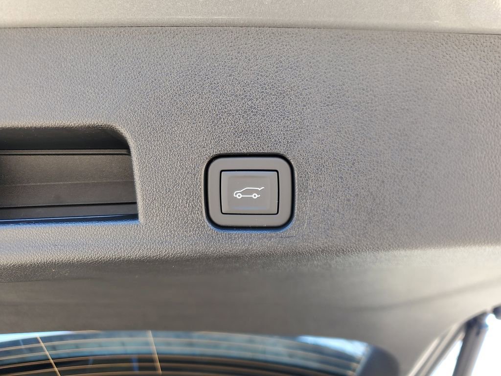 New 2026 Chevrolet Traverse RS w/ LPO, Floor Liner Package image 8