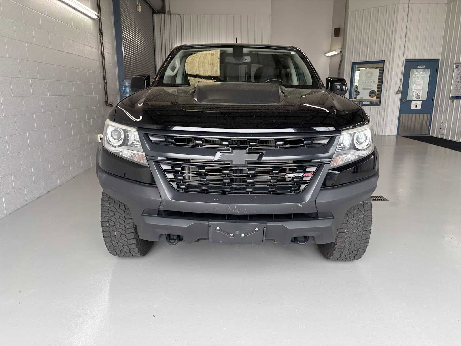 Used 2018 Chevrolet Colorado ZR2 w/ ZR2 Midnight Special Edition AWD/4WD image 3