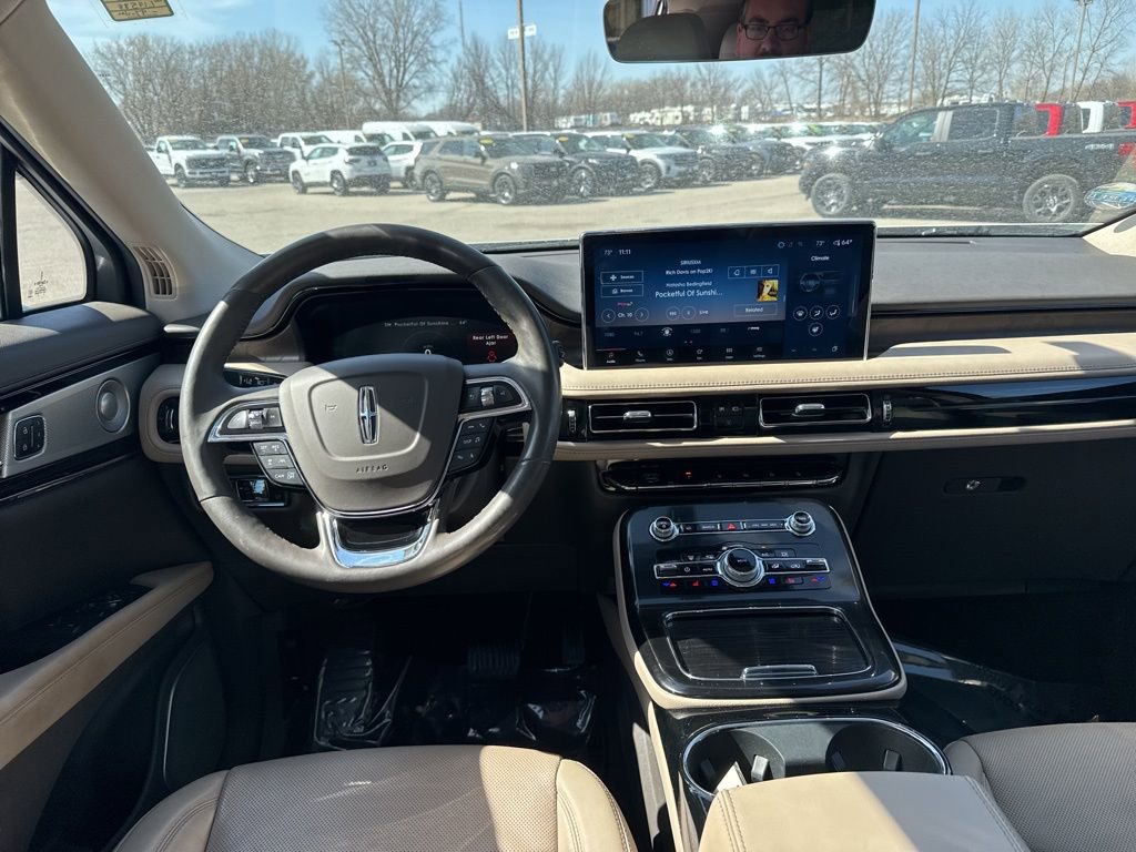 Used 2022 Lincoln Nautilus Reserve w/ Equipment Group 202A image 6