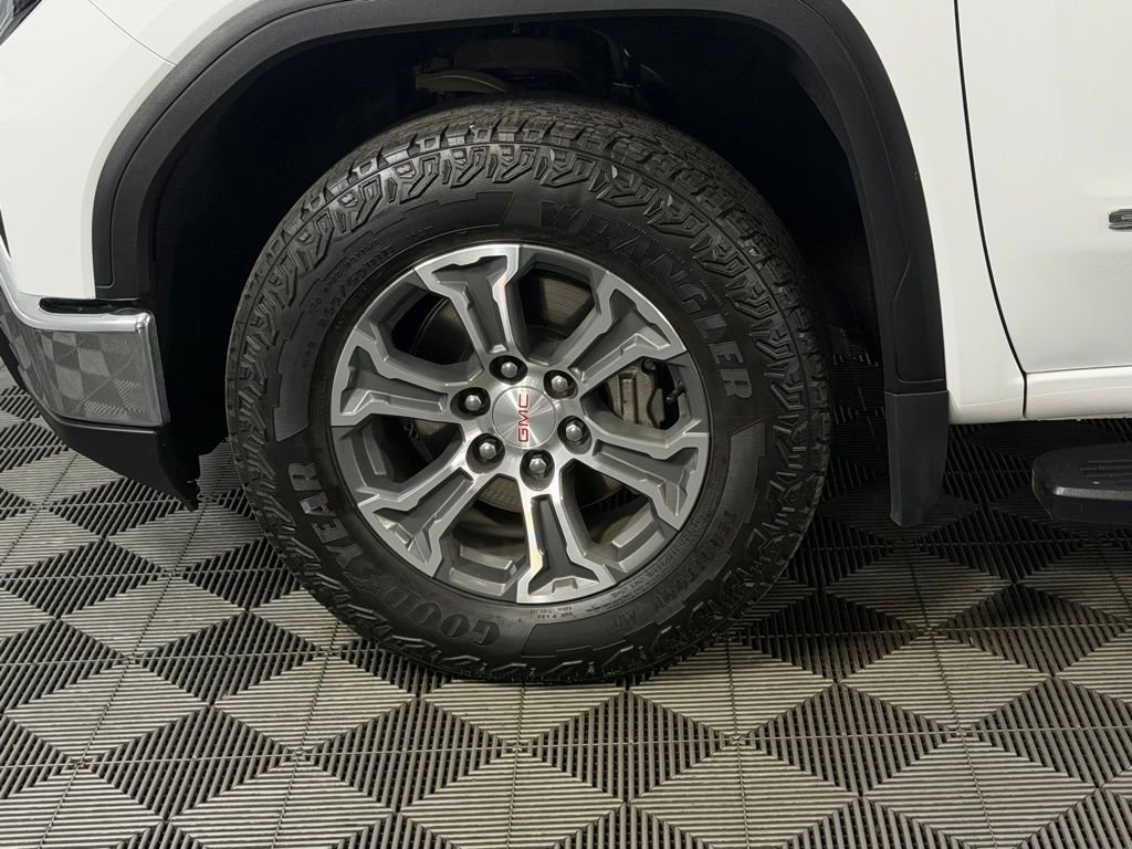 Used 2023 GMC Sierra 1500 SLE image 13