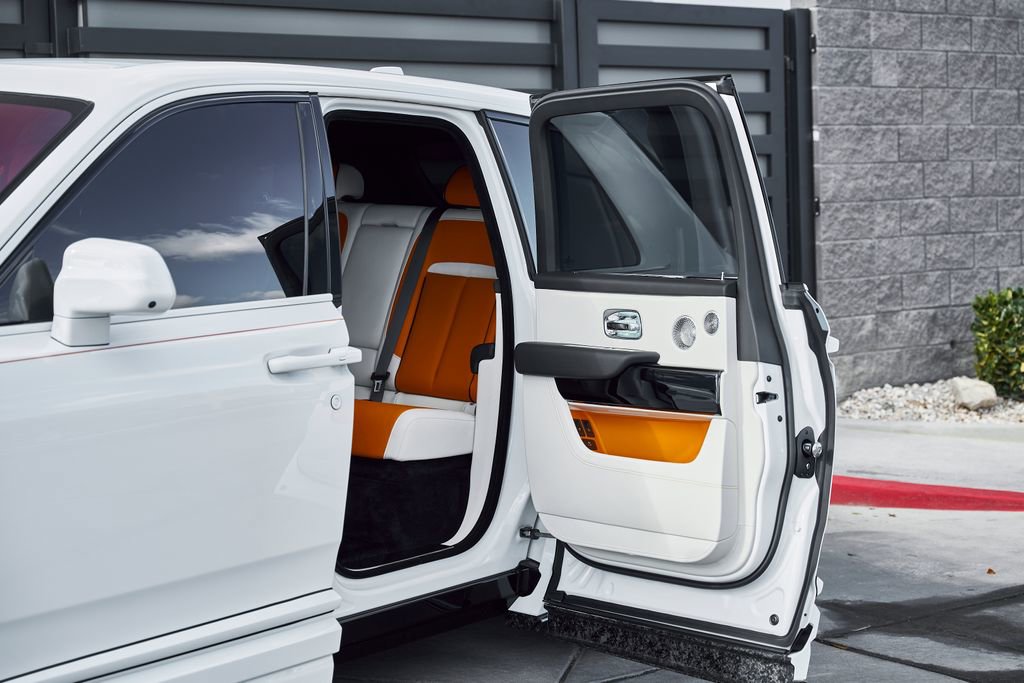 Used 2026 Rolls-Royce Cullinan AWD/4WD image 13