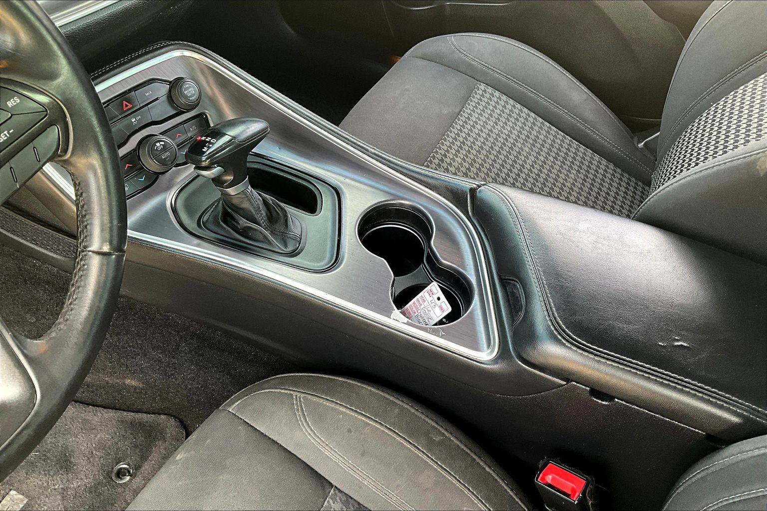 Used 2016 Dodge Challenger SXT image 16