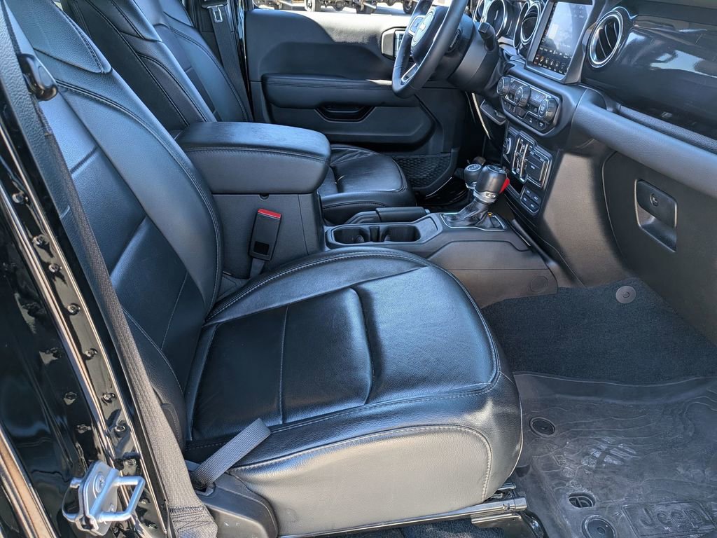 Used 2023 Jeep Wrangler Altitude image 18