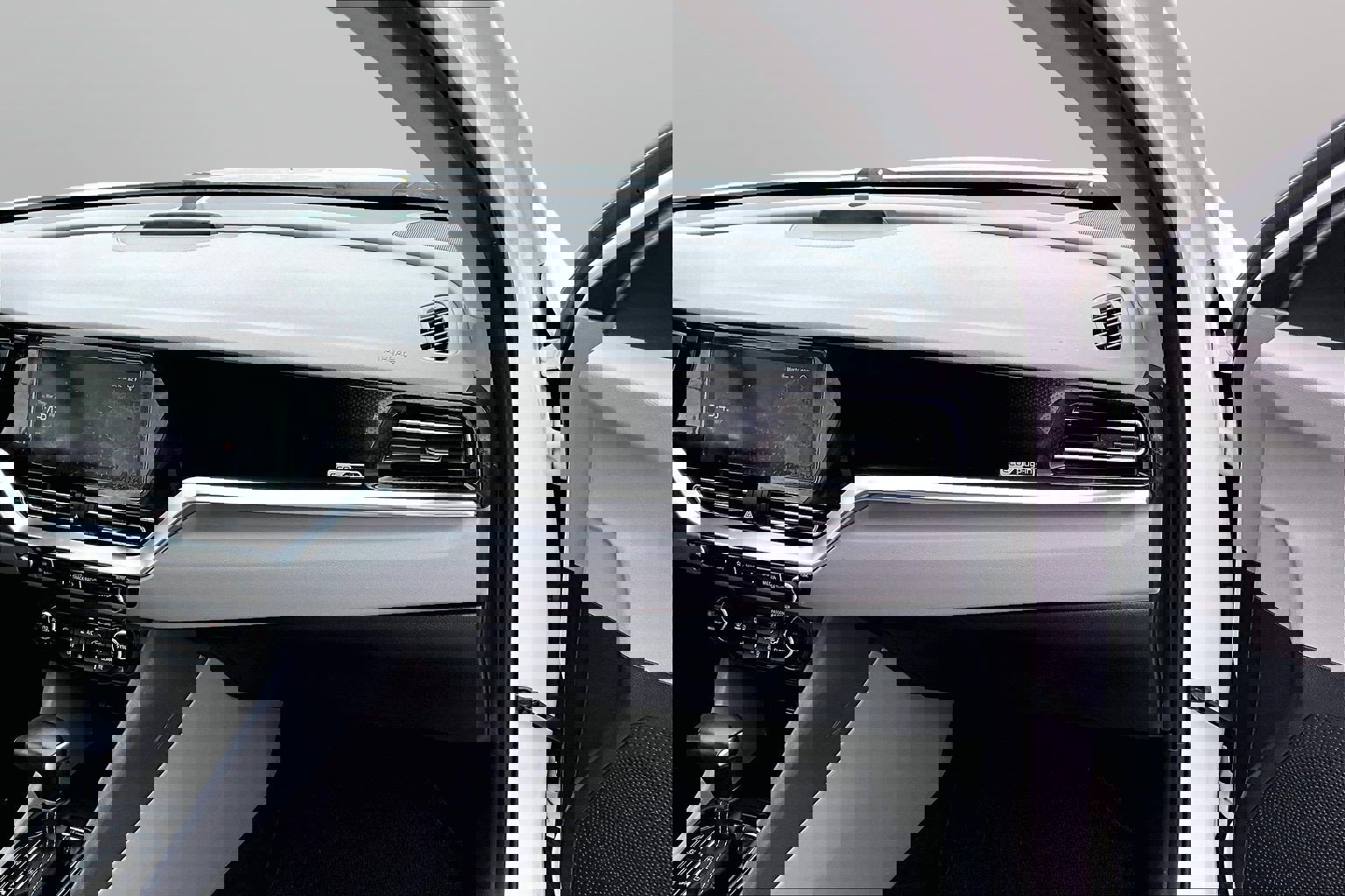 Used 2020 Kia Niro EX Premium image 21