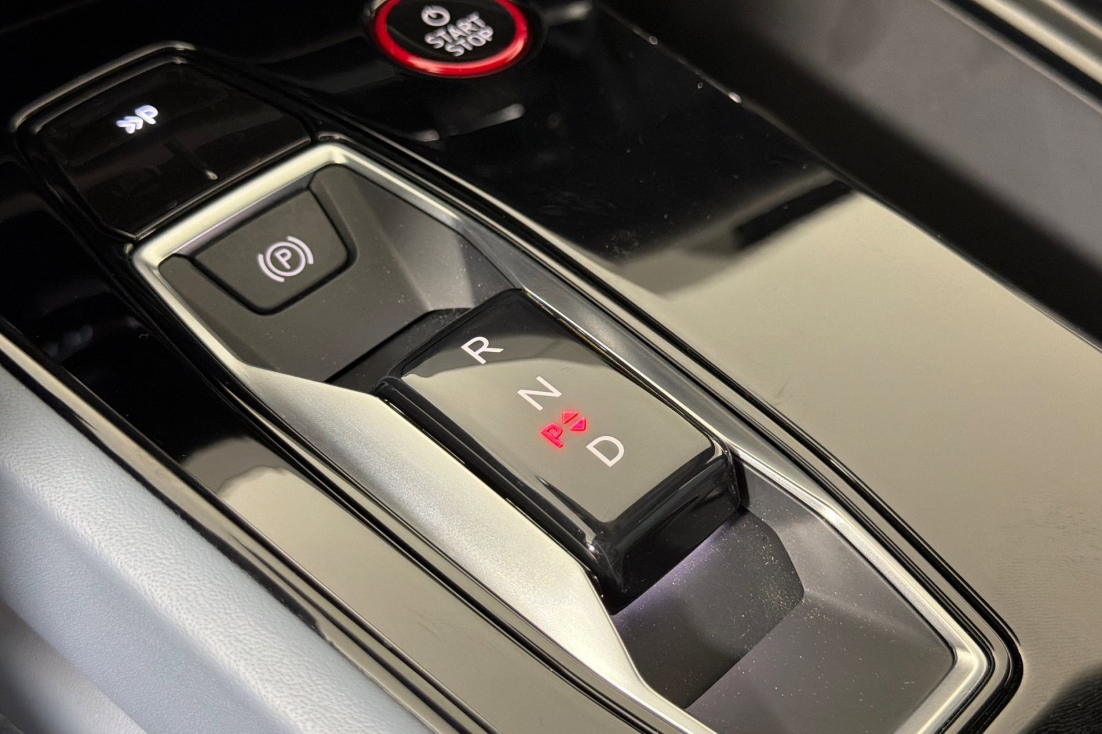 Used 2024 Audi RS e-tron GT w/ Carbon Performance Package image 20