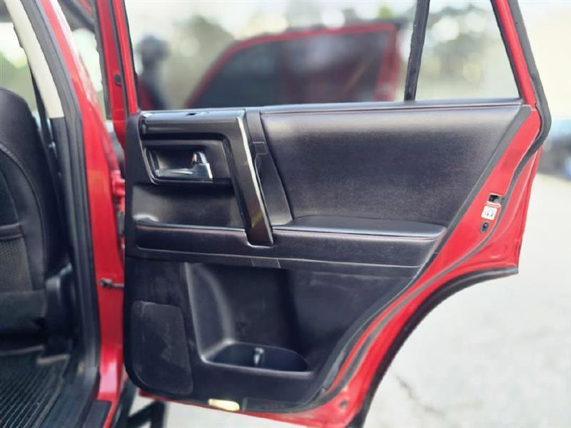 Used 2016 Toyota 4Runner Trail Premium AWD/4WD image 32