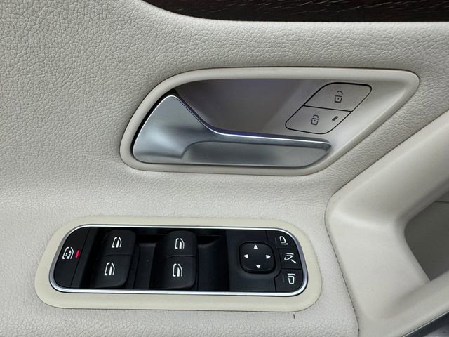 Used 2021 Mercedes-Benz CLA 250 image 35