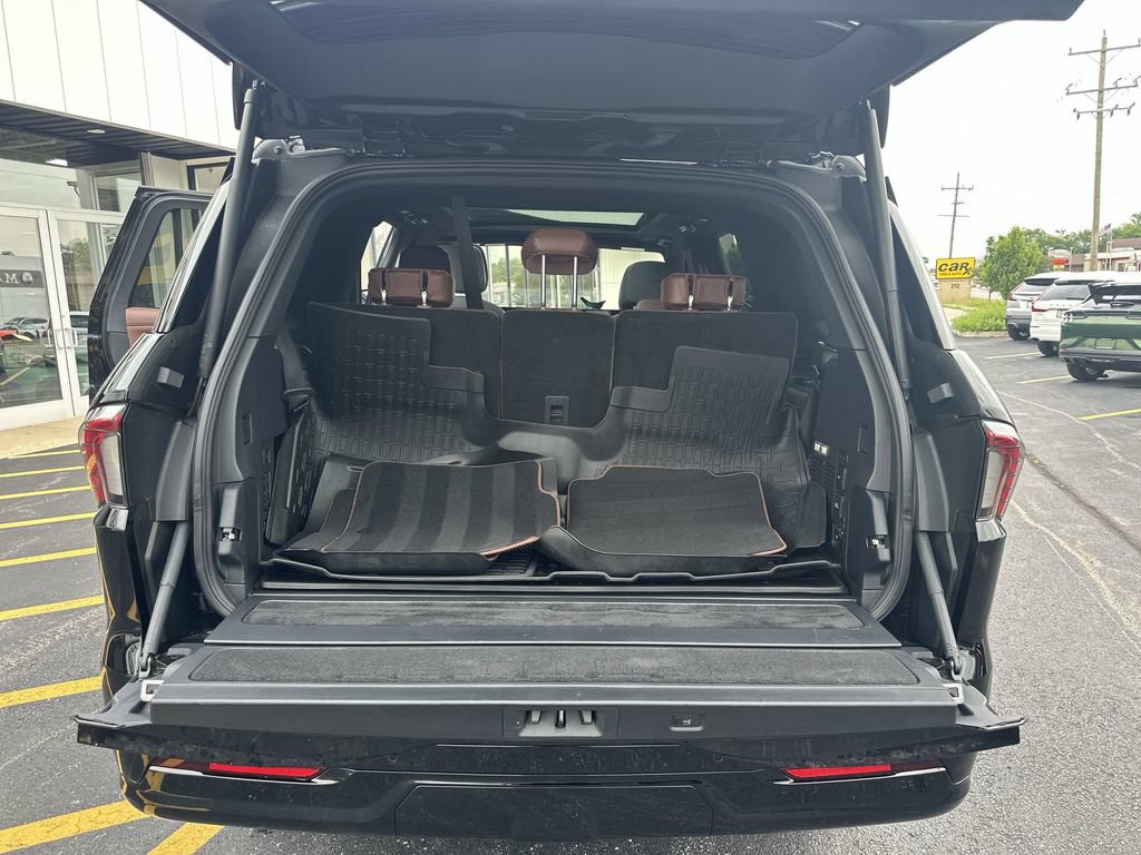 Certified 2025 Lincoln Navigator Reserve AWD/4WD image 21