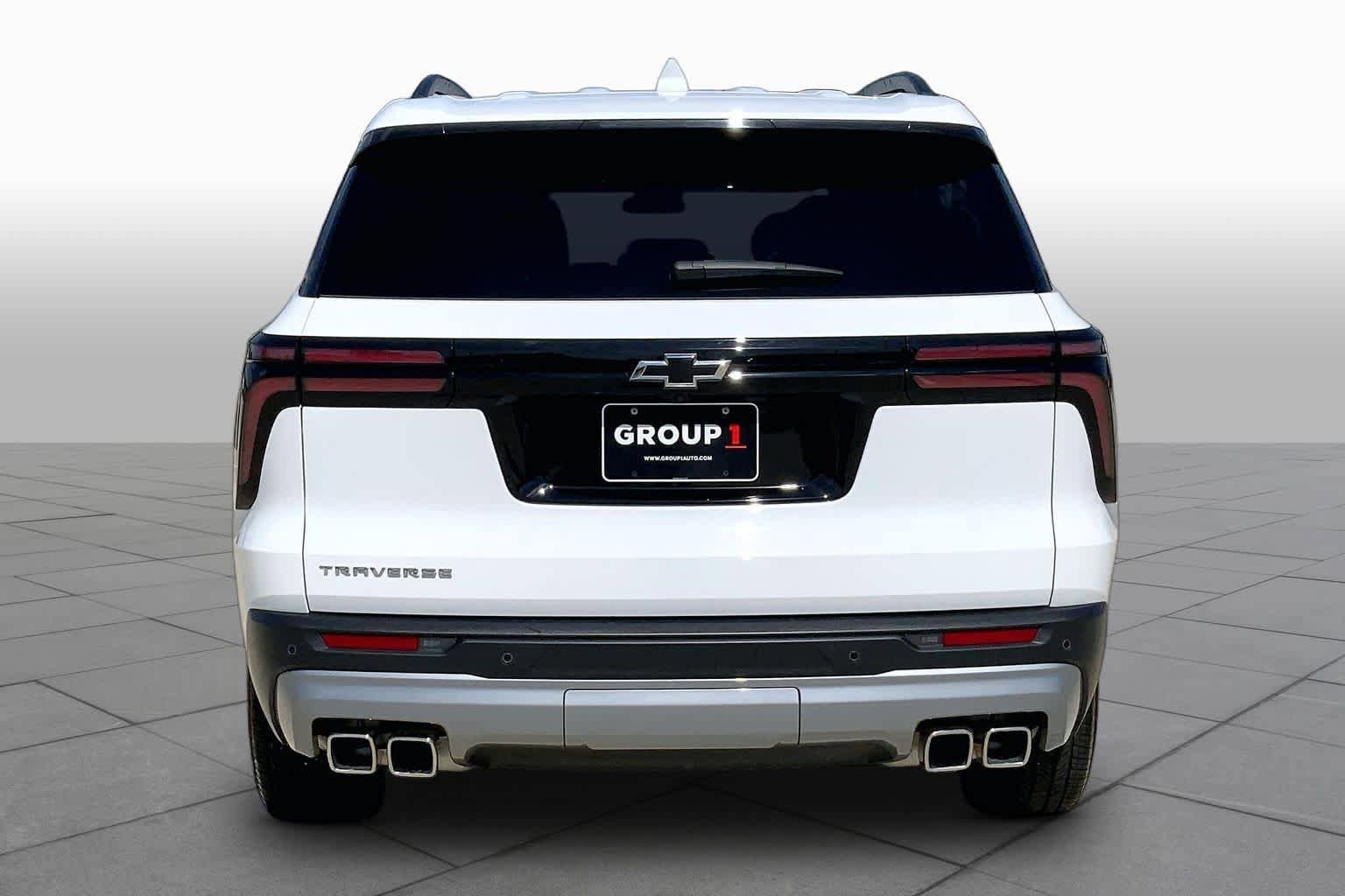 Used 2025 Chevrolet Traverse LT w/ LPO, Floor Liner Package FWD image 5