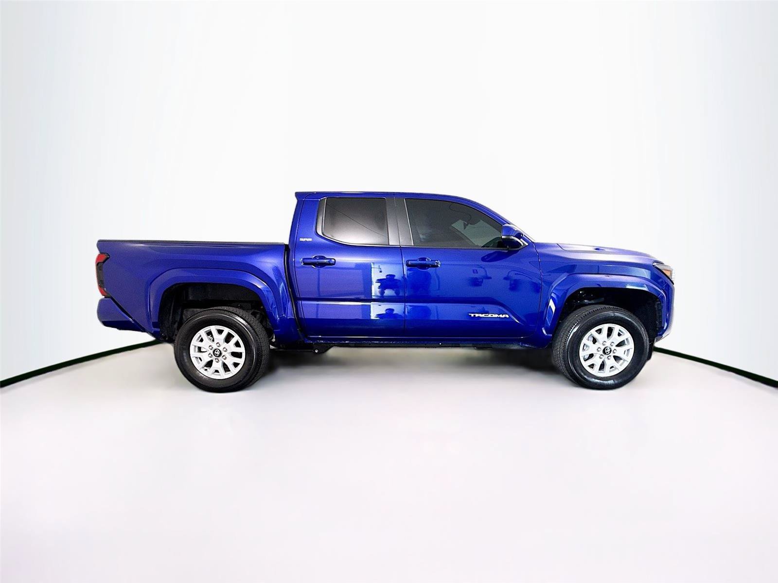 Used 2025 Toyota Tacoma SR5 RWD image 32