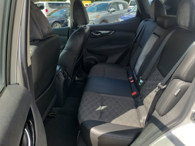 Certified 2021 Nissan Rogue Sport SV w/ Technology Package FWD image 12