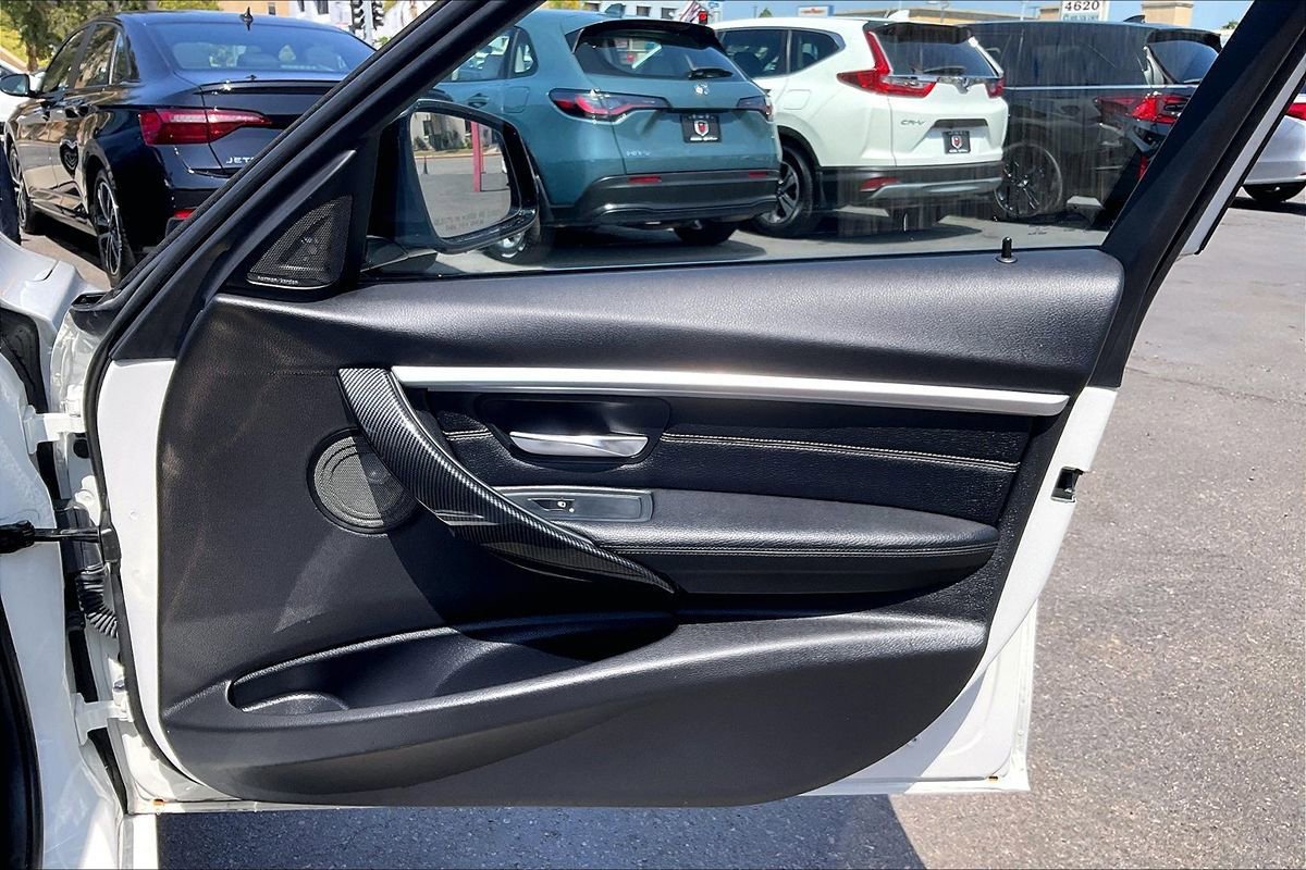 Used 2017 BMW 330i Sedan RWD image 9