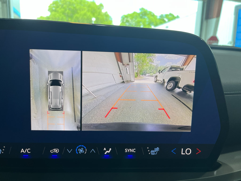 New 2026 Chevrolet Traverse LT FWD image 24
