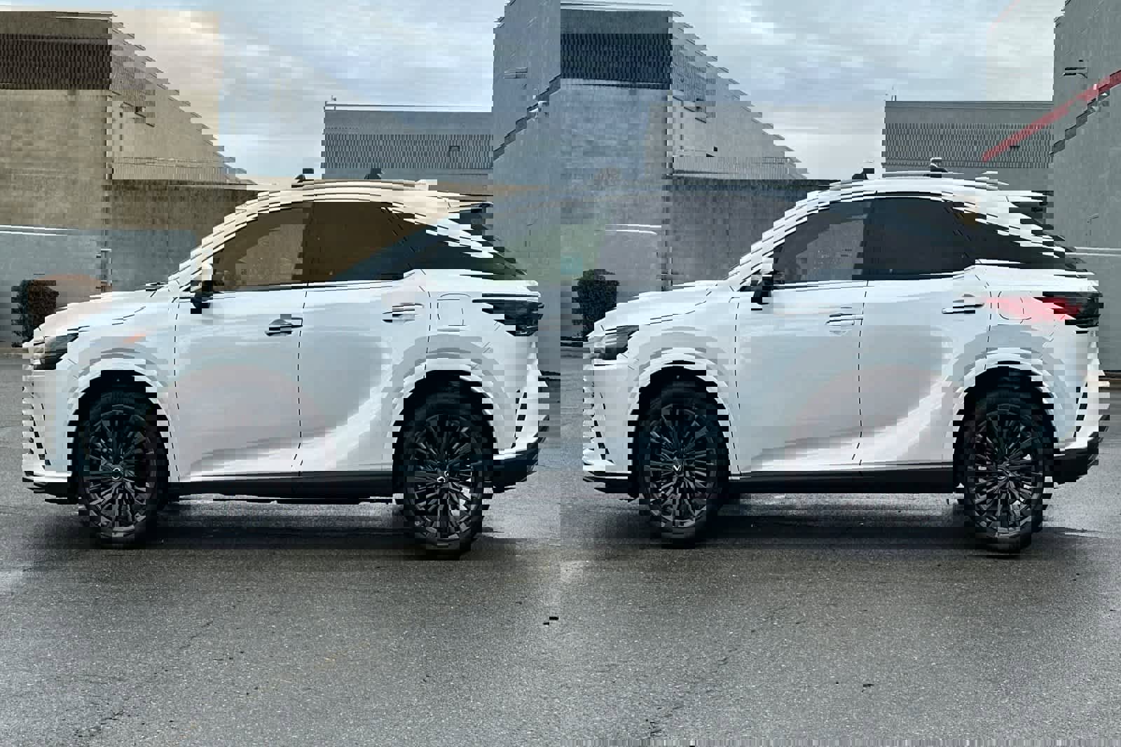 Used 2025 Lexus RX 350h w/ Convenience Package image 9