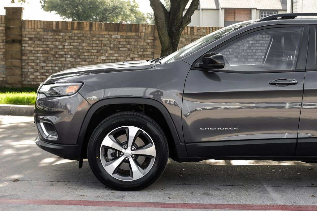 Used 2022 Jeep Cherokee Limited image 21