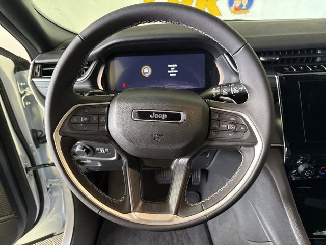 New 2025 Jeep Grand Cherokee L Laredo image 4