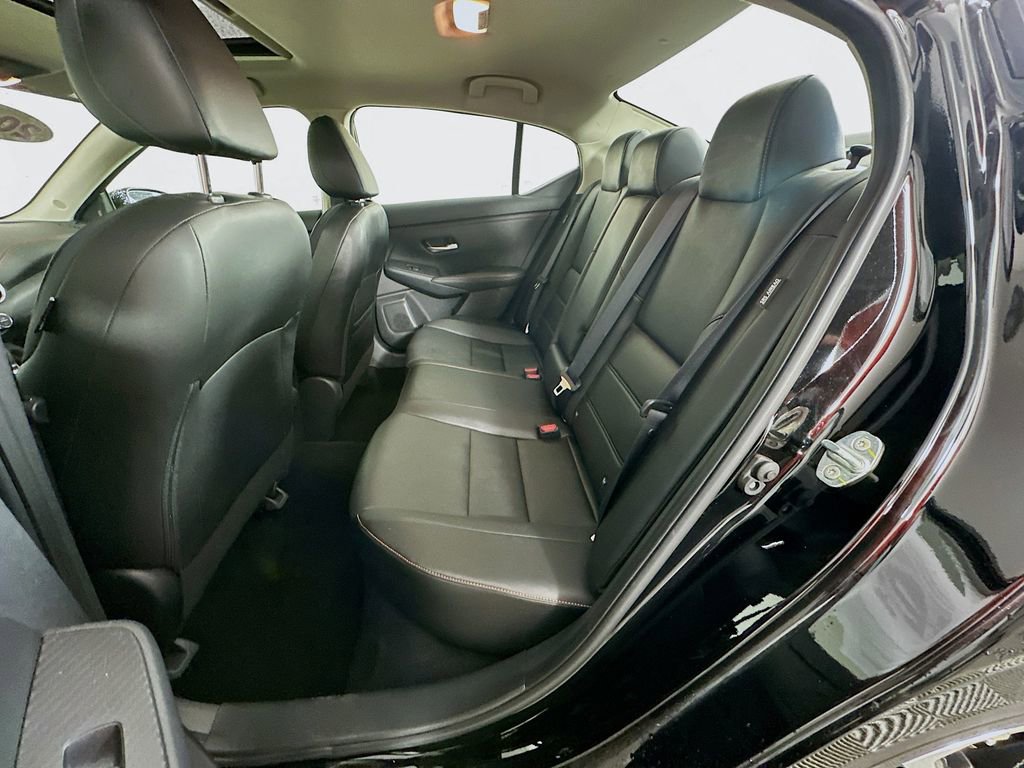 Used 2023 Nissan Sentra SR w/ SR Premium Package image 32