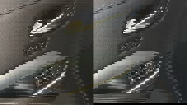 Used 2019 Cadillac XT4 Premium Luxury w/ Technology Package image 15