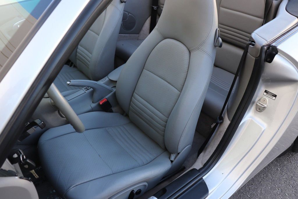 Used 2000 Porsche 911 Cabriolet image 23