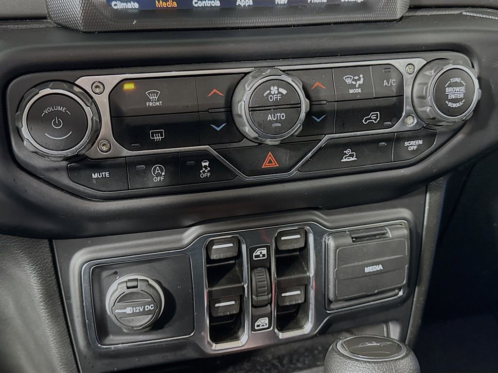 Used 2022 Jeep Gladiator Willys image 18