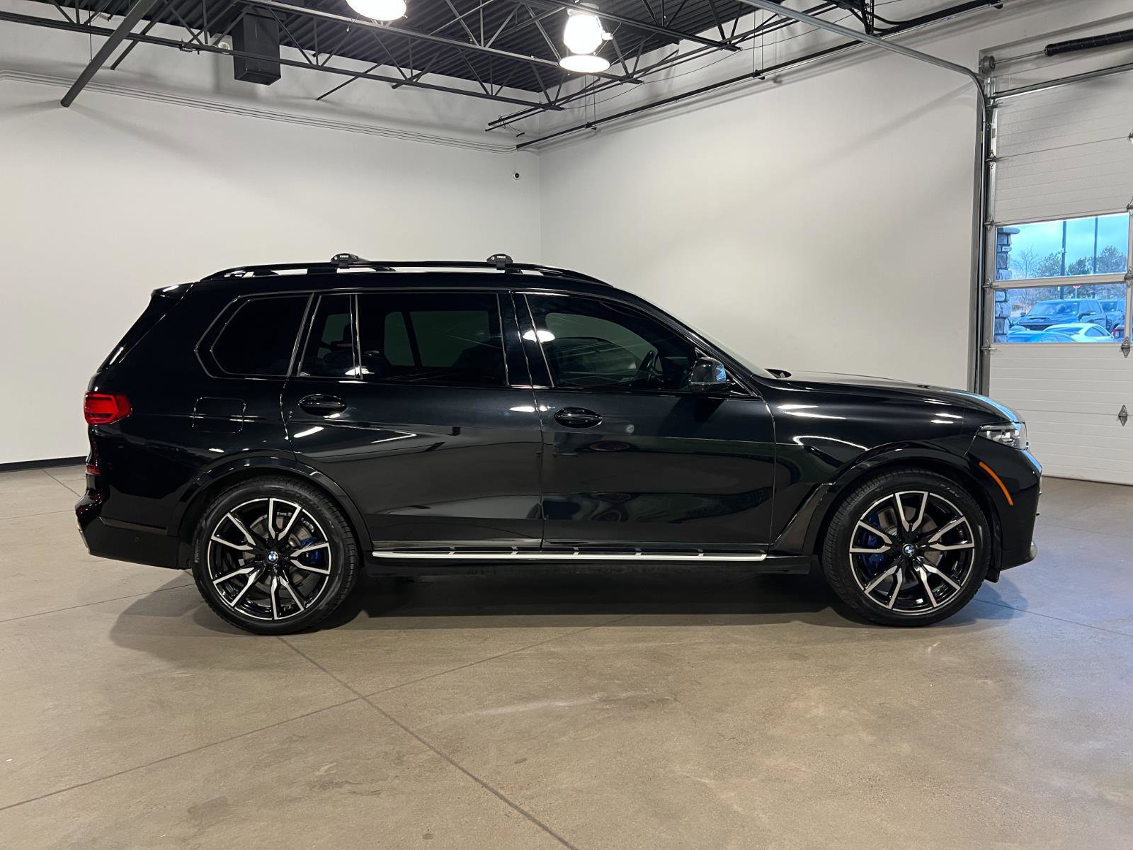 Used 2021 BMW X7 xDrive40i w/ M Sport Package image 2