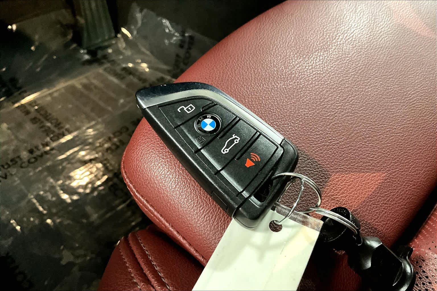 Used 2024 BMW 330i xDrive Sedan w/ Premium Package AWD/4WD image 15