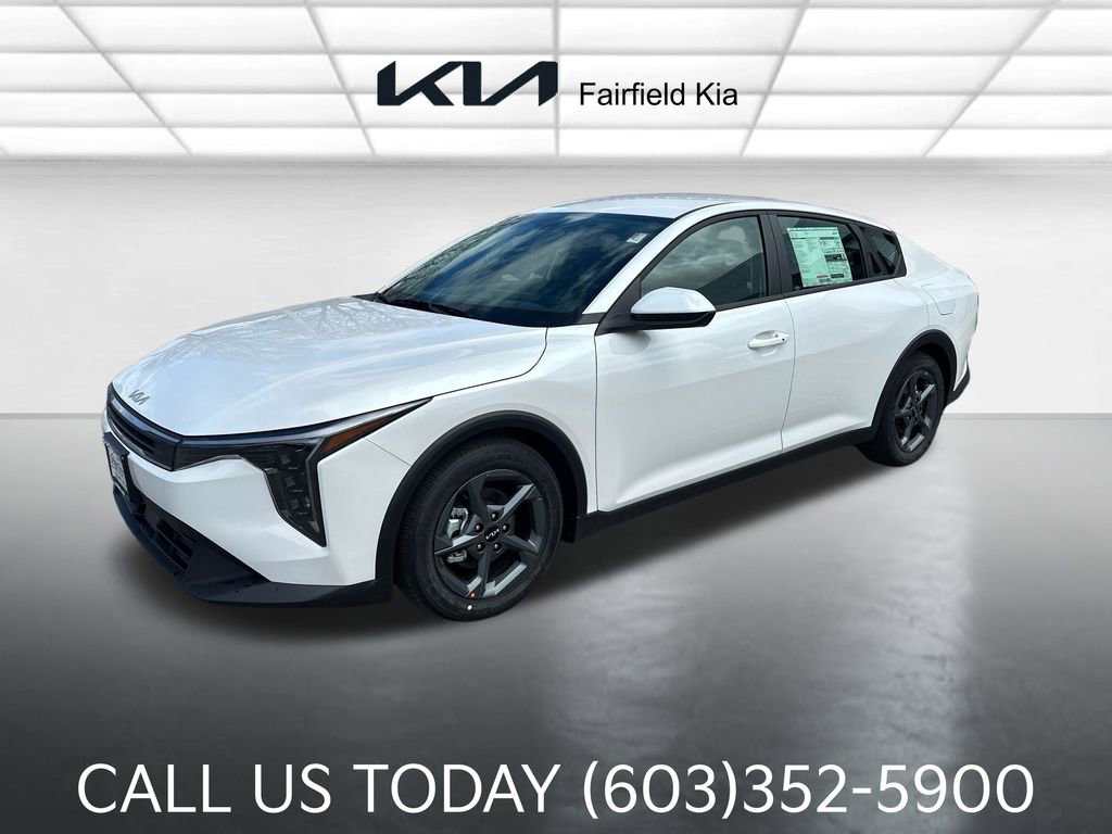 New 2025 Kia K4 LXS