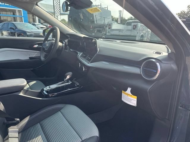 New 2026 Chevrolet Trax LT FWD image 32