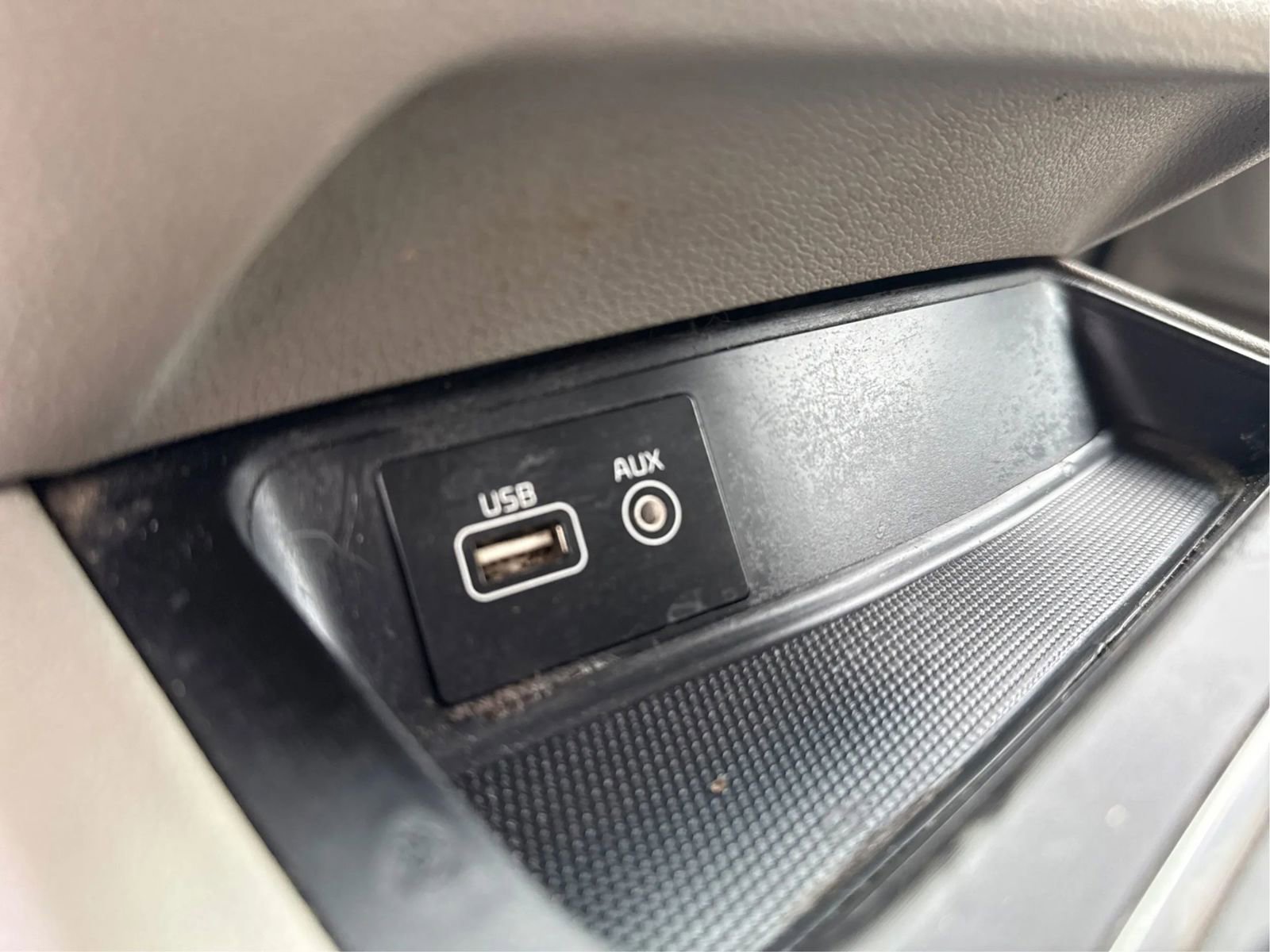 Used 2018 Kia Sedona LX w/ LX Essentials Premium Package image 49