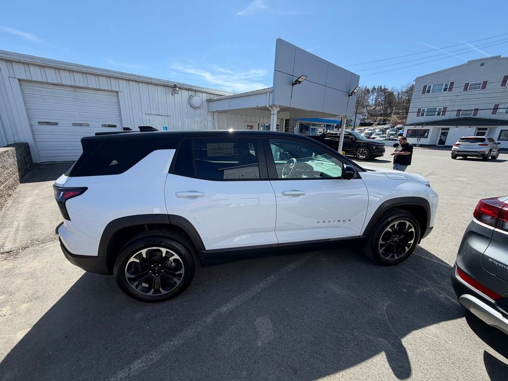New 2026 Chevrolet Equinox LT image 6