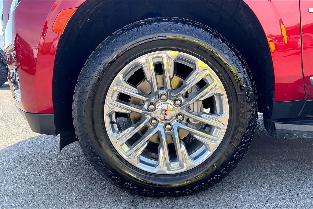 Used 2023 GMC Yukon XL SLT image 35