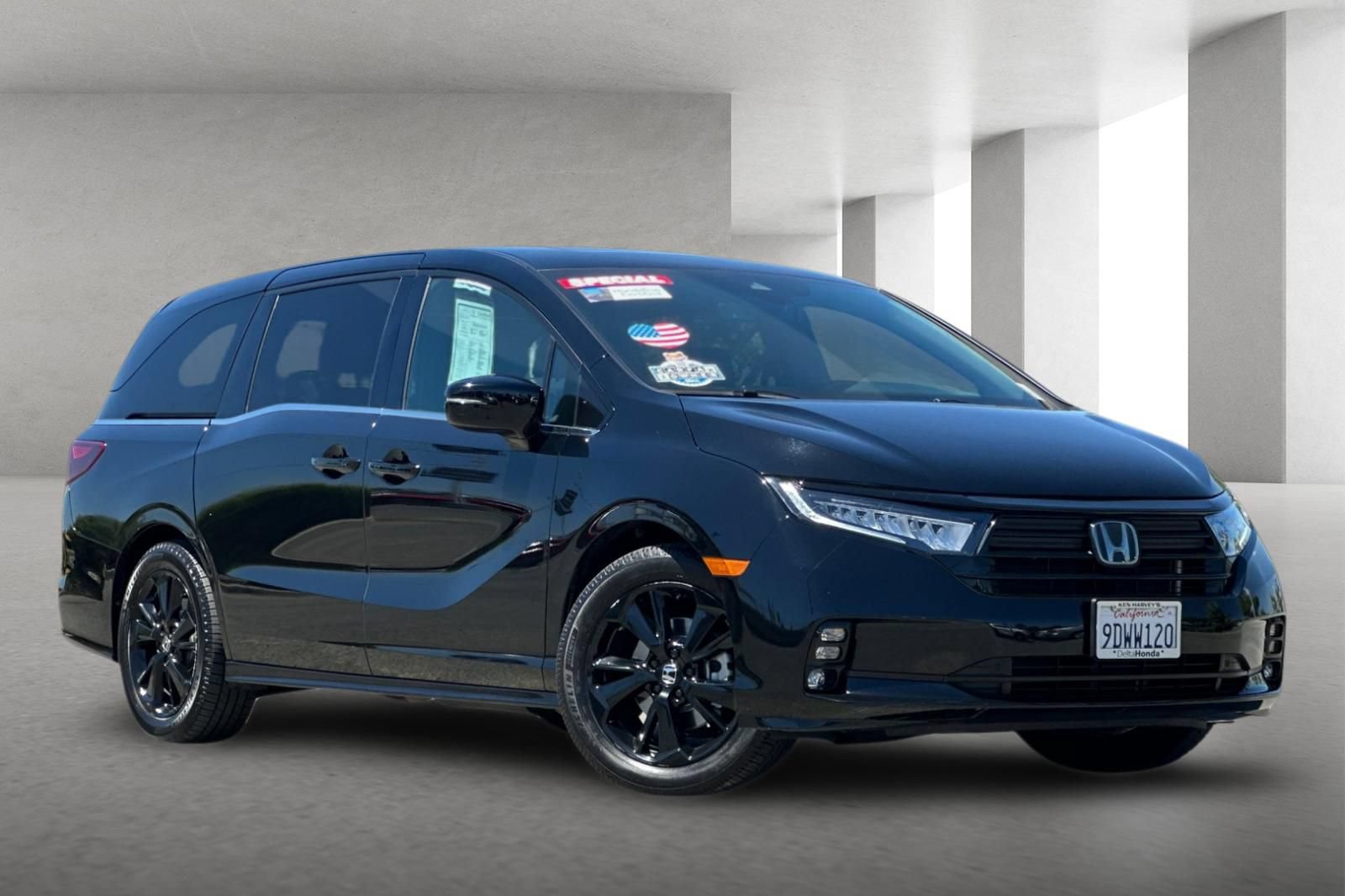 Used 2023 Honda Odyssey Sport image 1