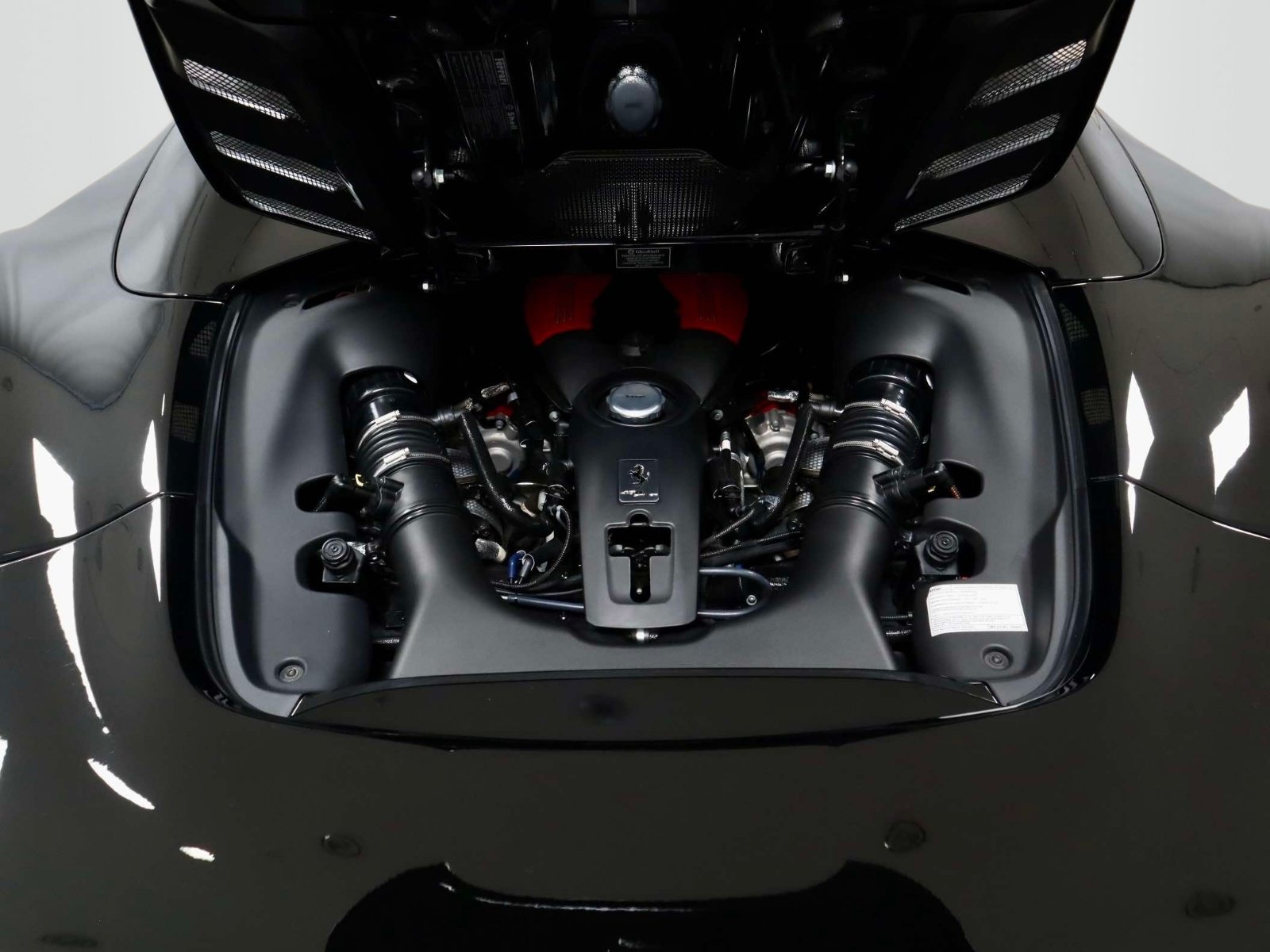 Used 2018 Ferrari 488 Spider RWD image 14