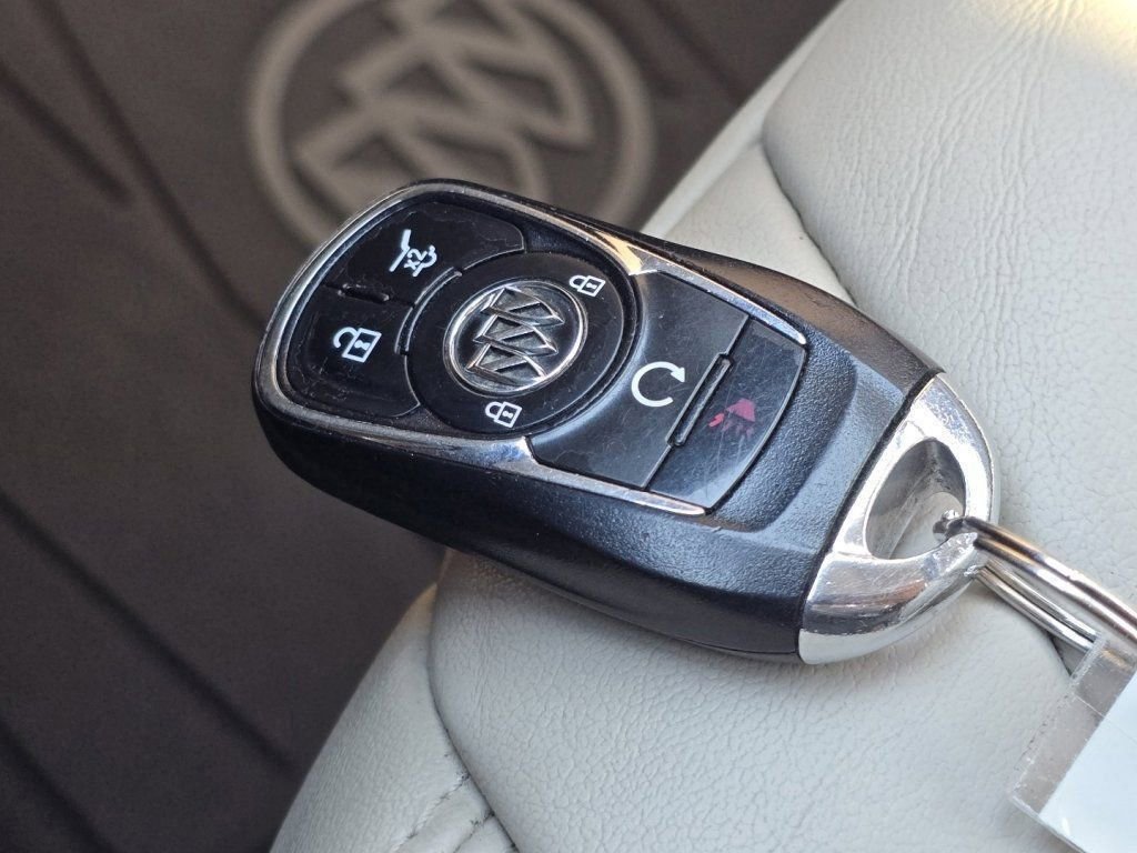 Used 2019 Buick Enclave Essence image 38