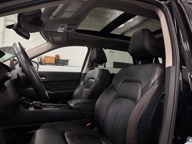 Used 2023 Nissan Pathfinder SL image 18