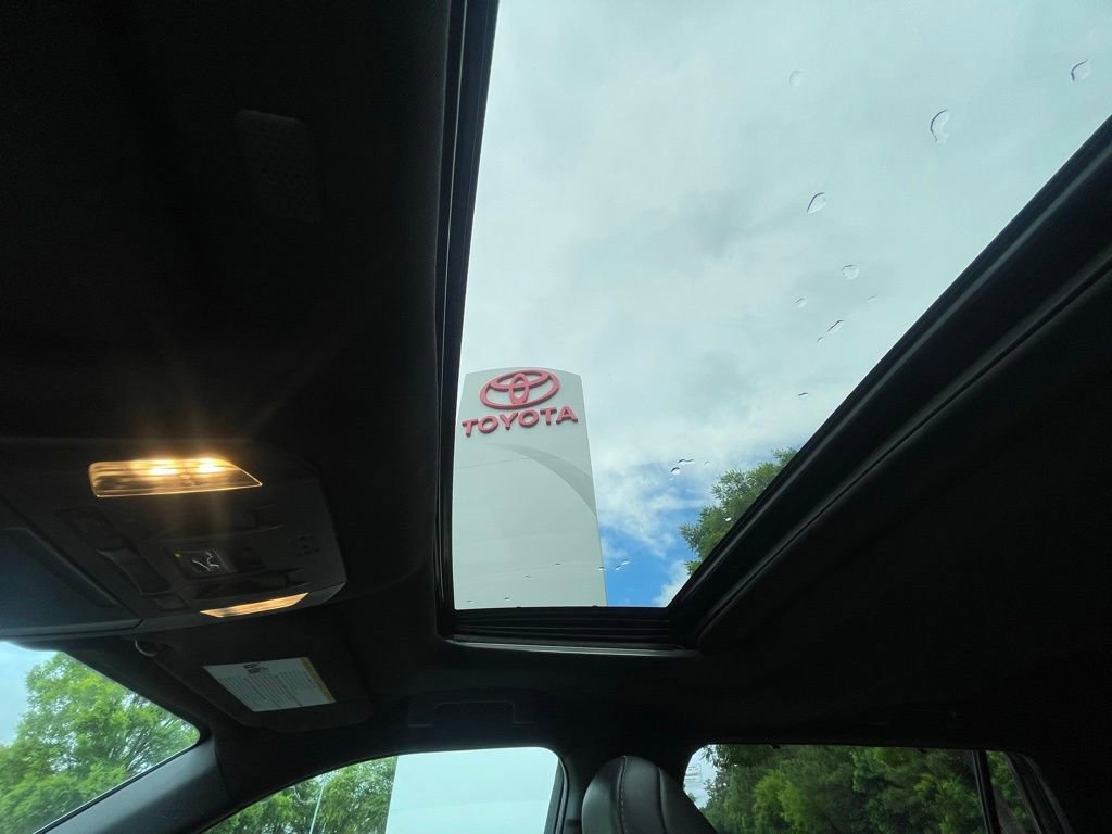Used 2022 Toyota Highlander XSE FWD image 37