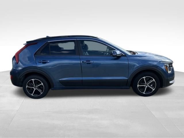 Used 2024 Kia Niro EX image 9