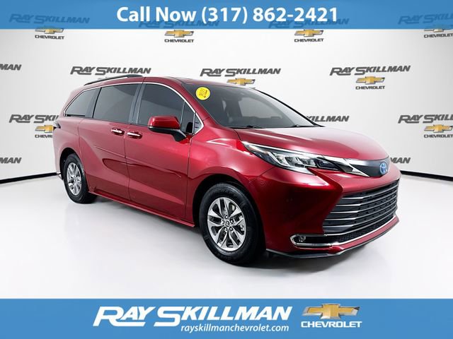 Used 2022 Toyota Sienna XLE