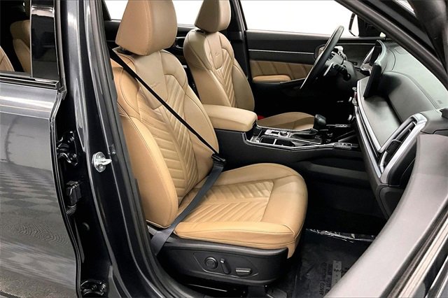 Used 2024 Kia Sorento SX Prestige w/ Olive Brown Leather Package image 7