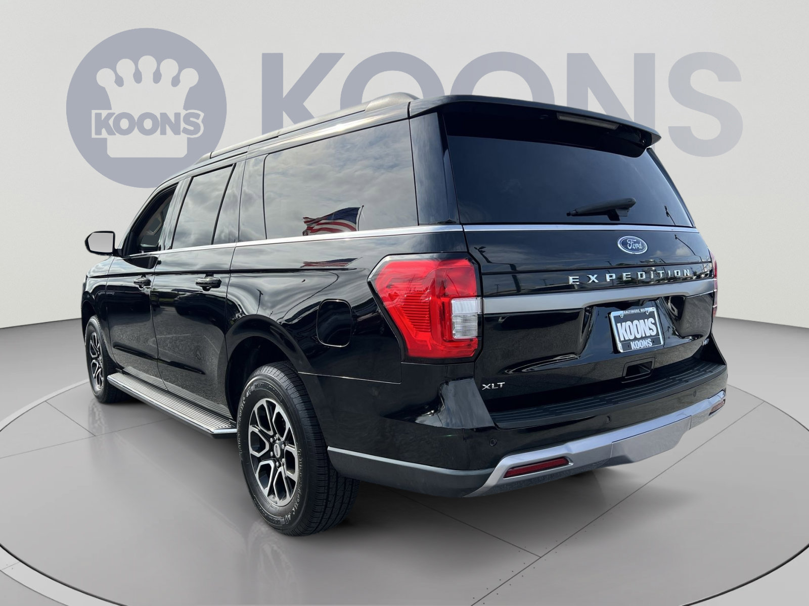 Used 2023 Ford Expedition Max XLT AWD/4WD image 4