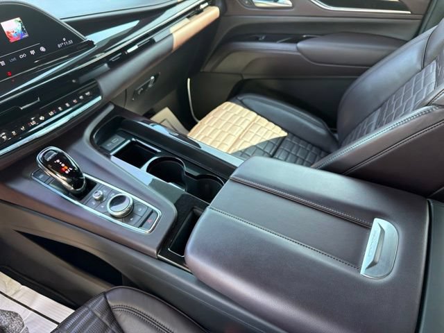 Used 2024 Cadillac Escalade Premium Luxury Platinum w/ Heavy-Duty Trailer Package AWD/4WD image 38