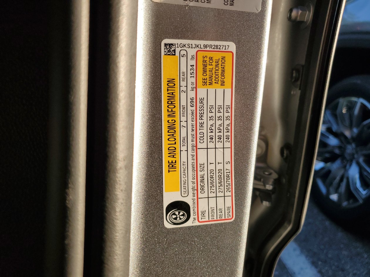 Used 2023 GMC Yukon XL Denali RWD image 30