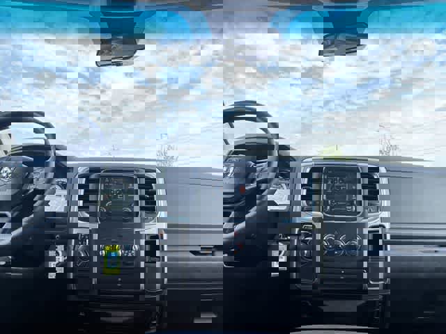 Used 2018 RAM 1500 Classic SLT RWD image 28